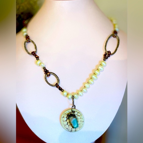 Jewelry - Art Nouveau Necklace 💗